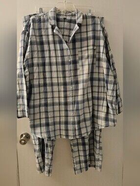 Old Navy Womens White and Blue Plaid Pajama Set